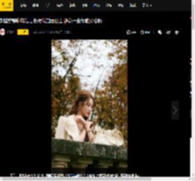 刘些宁穿印花复古长裙似油画公主 随意一坐优雅又松弛